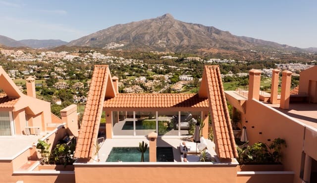 3 sypialnia Penthouse na sprzedaż w Los Naranjos, Marbella z basenem garażem - 2 695 000 € (Ref: 9721503)