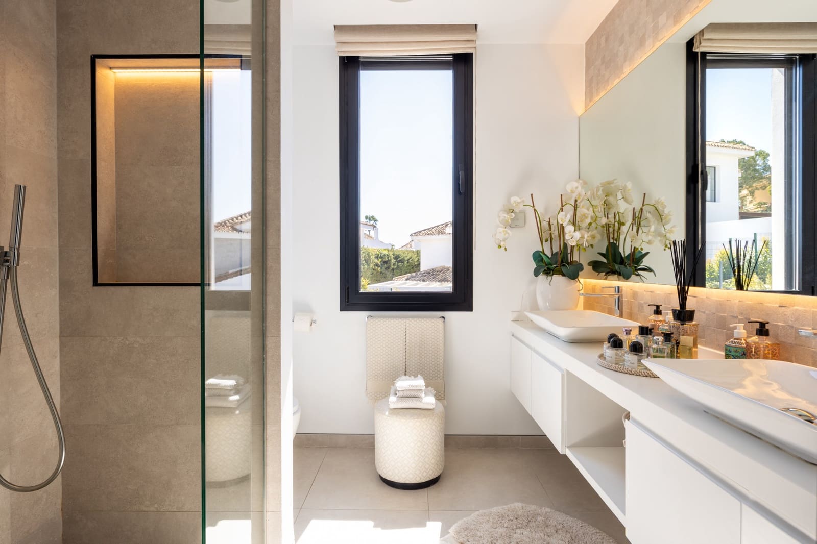 4 chambre Villa/Maison à vendre à Nueva Andalucia avec piscine garage - 4 295 000 € (Ref: 9721504)