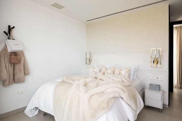 4 Zimmer Villa zu verkaufen in Nueva Andalucia, Marbella mit Pool Garage - 4.295.000 € (Ref: 9721504)