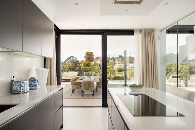 4 Zimmer Villa zu verkaufen in Nueva Andalucia, Marbella mit Pool Garage - 4.295.000 € (Ref: 9721504)