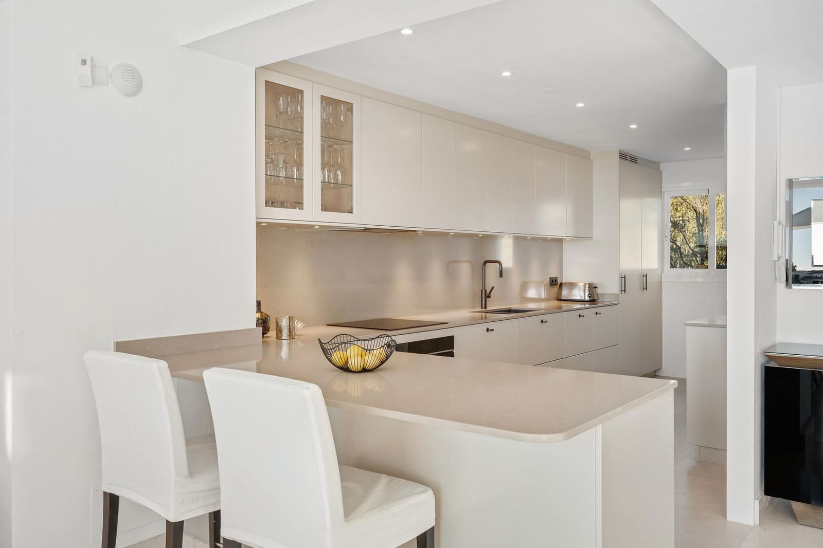 Ático de 3 habitaciones en Nueva Andalucia en venta con piscina garaje - 1.695.000 € (Ref: 9721505)