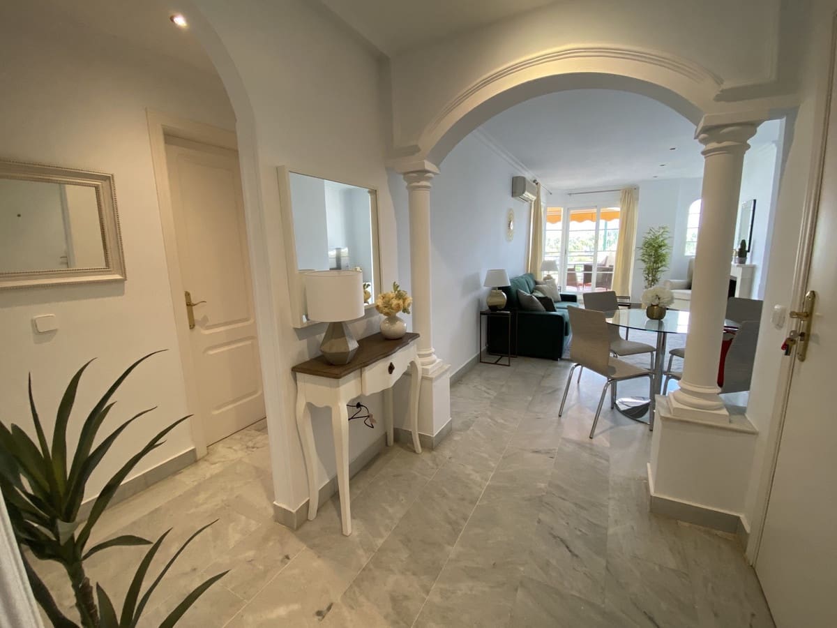 2 bedroom Apartment for sale in Nueva Andalucia with pool garage - € 485,000 (Ref: 9726542)