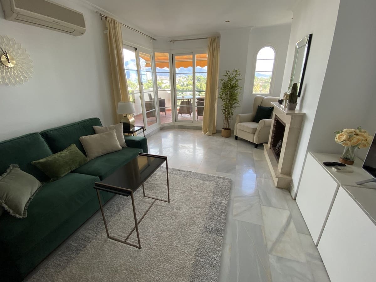 2 bedroom Apartment for sale in Nueva Andalucia with pool garage - € 485,000 (Ref: 9726542)