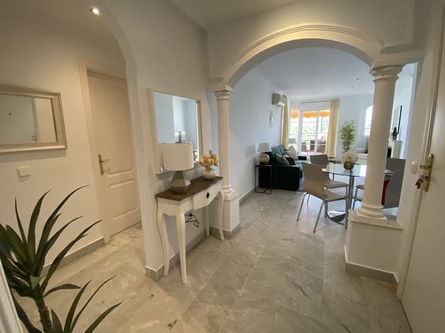 2 sypialnia Apartament na sprzedaż w Nueva Andalucia, Marbella z basenem garażem - 485 000 € (Ref: 9726542)