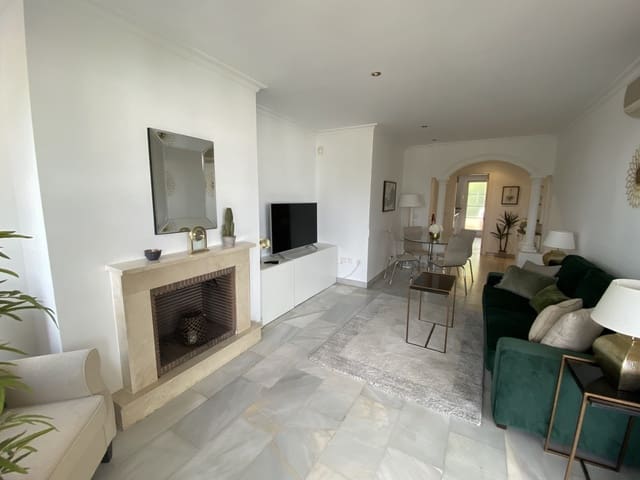 2 sypialnia Apartament na sprzedaż w Nueva Andalucia, Marbella z basenem garażem - 485 000 € (Ref: 9726542)