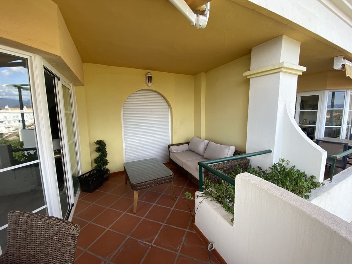 2 bedroom Apartment for sale in Nueva Andalucia with pool garage - € 485,000 (Ref: 9726542)