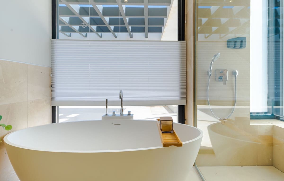 6 bedroom Villa for sale in Nueva Andalucia with pool garage - € 4,100,000 (Ref: 9726543)