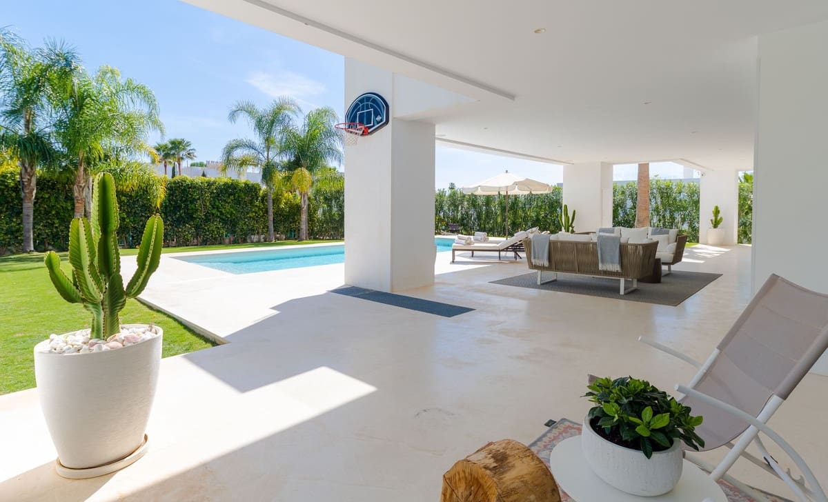 6 chambre Villa/Maison à vendre à Nueva Andalucia avec piscine garage - 4 500 000 € (Ref: 9726543)