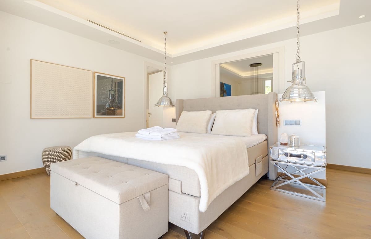 6 chambre Villa/Maison à vendre à Nueva Andalucia avec piscine garage - 4 500 000 € (Ref: 9726543)
