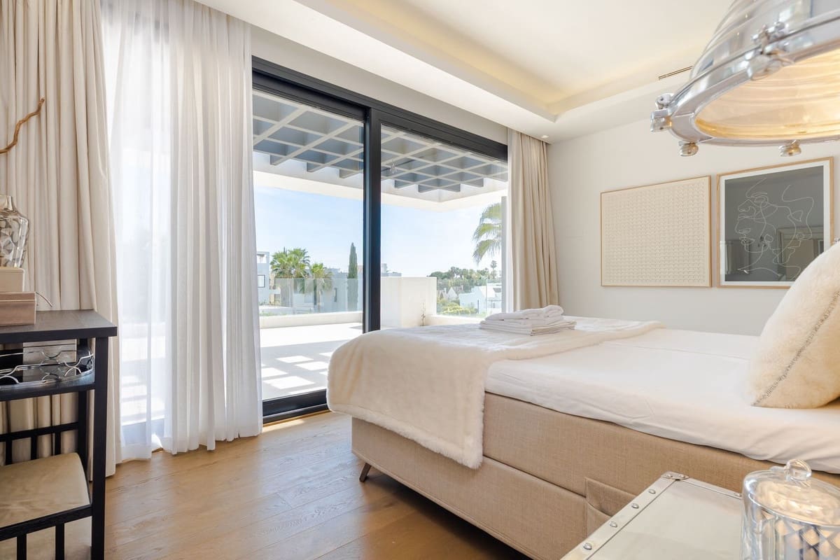 6 chambre Villa/Maison à vendre à Nueva Andalucia avec piscine garage - 4 500 000 € (Ref: 9726543)