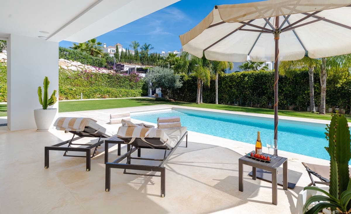 6 chambre Villa/Maison à vendre à Nueva Andalucia avec piscine garage - 4 500 000 € (Ref: 9726543)