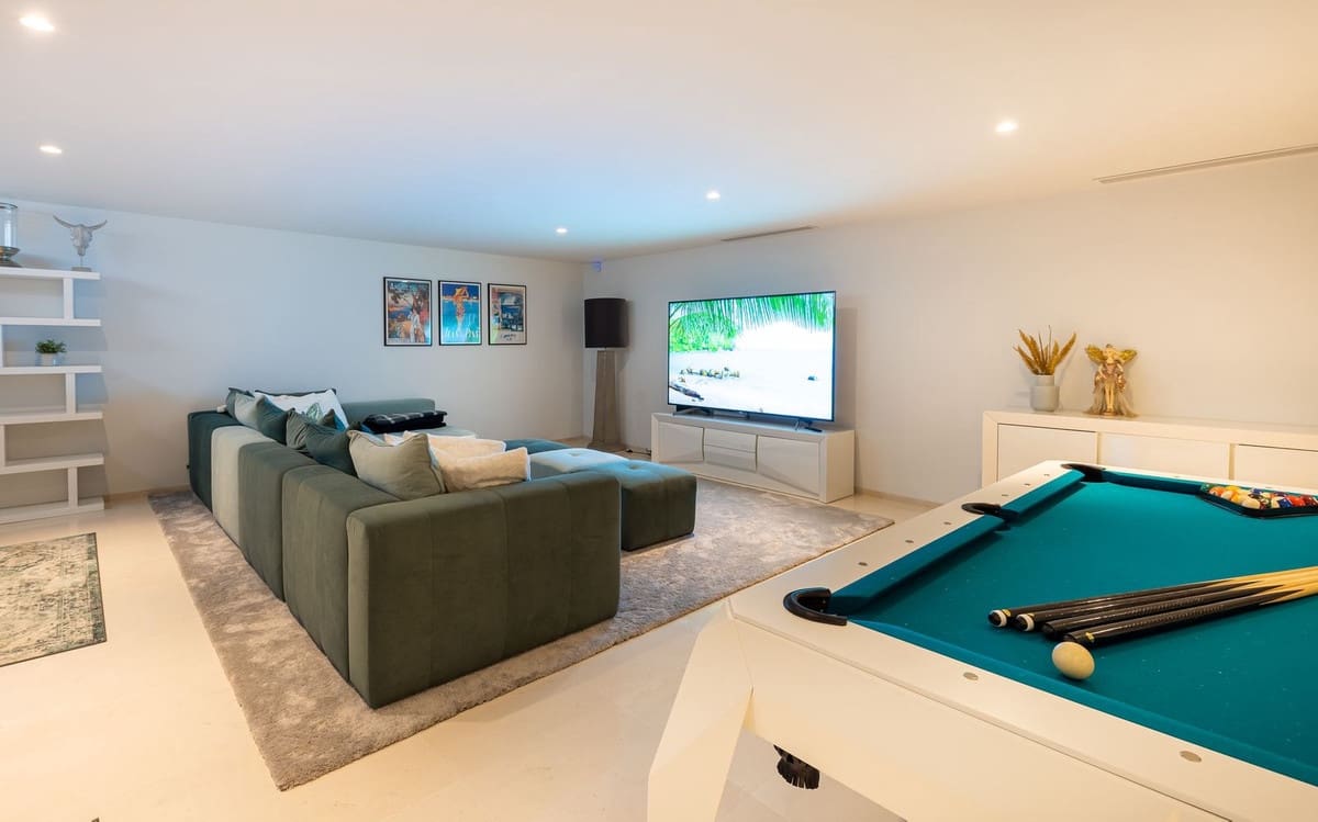 6 chambre Villa/Maison à vendre à Nueva Andalucia avec piscine garage - 4 500 000 € (Ref: 9726543)