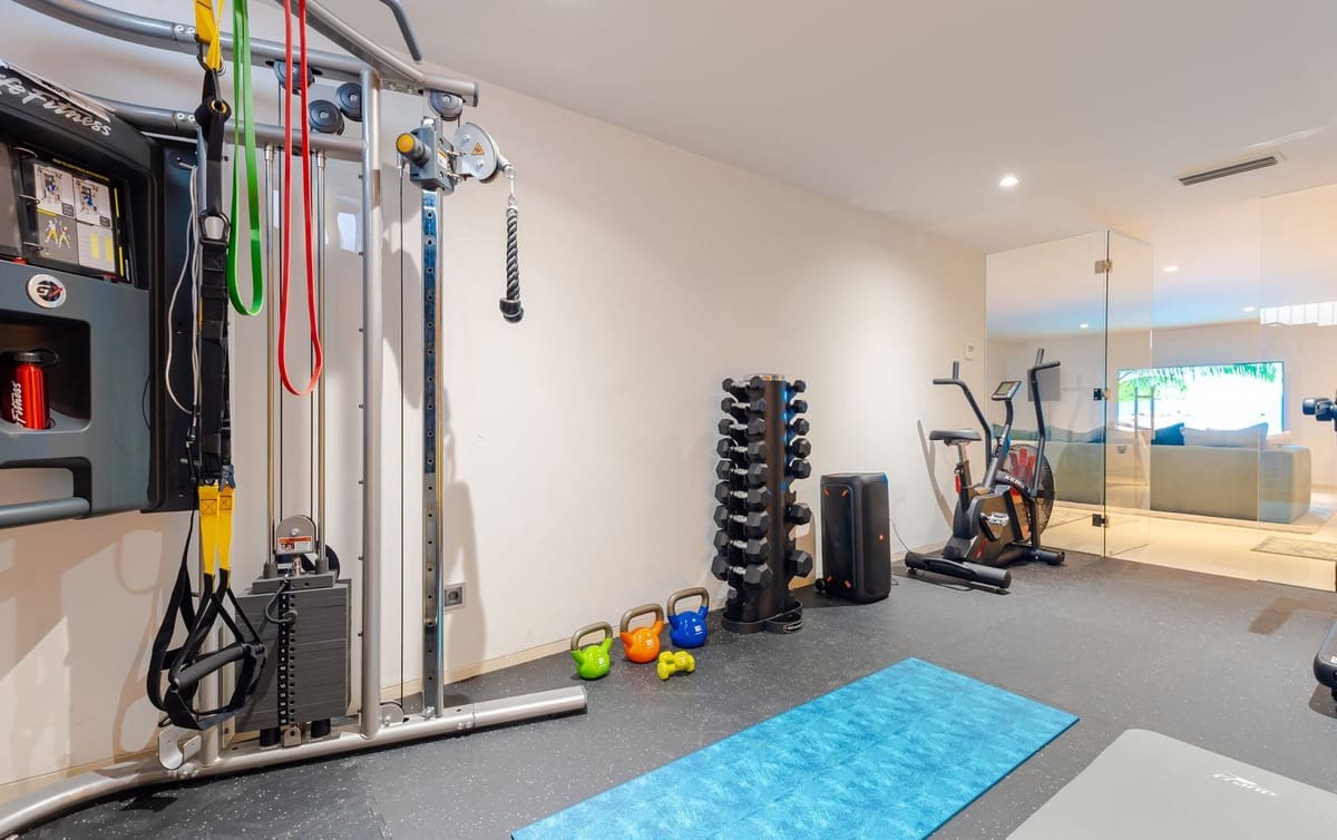 6 chambre Villa/Maison à vendre à Nueva Andalucia avec piscine garage - 4 500 000 € (Ref: 9726543)