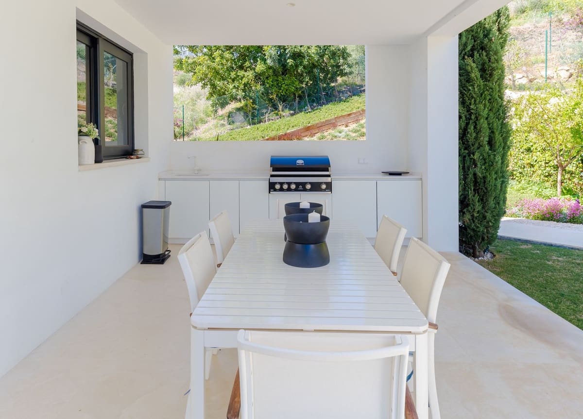 6 chambre Villa/Maison à vendre à Nueva Andalucia avec piscine garage - 4 500 000 € (Ref: 9726543)