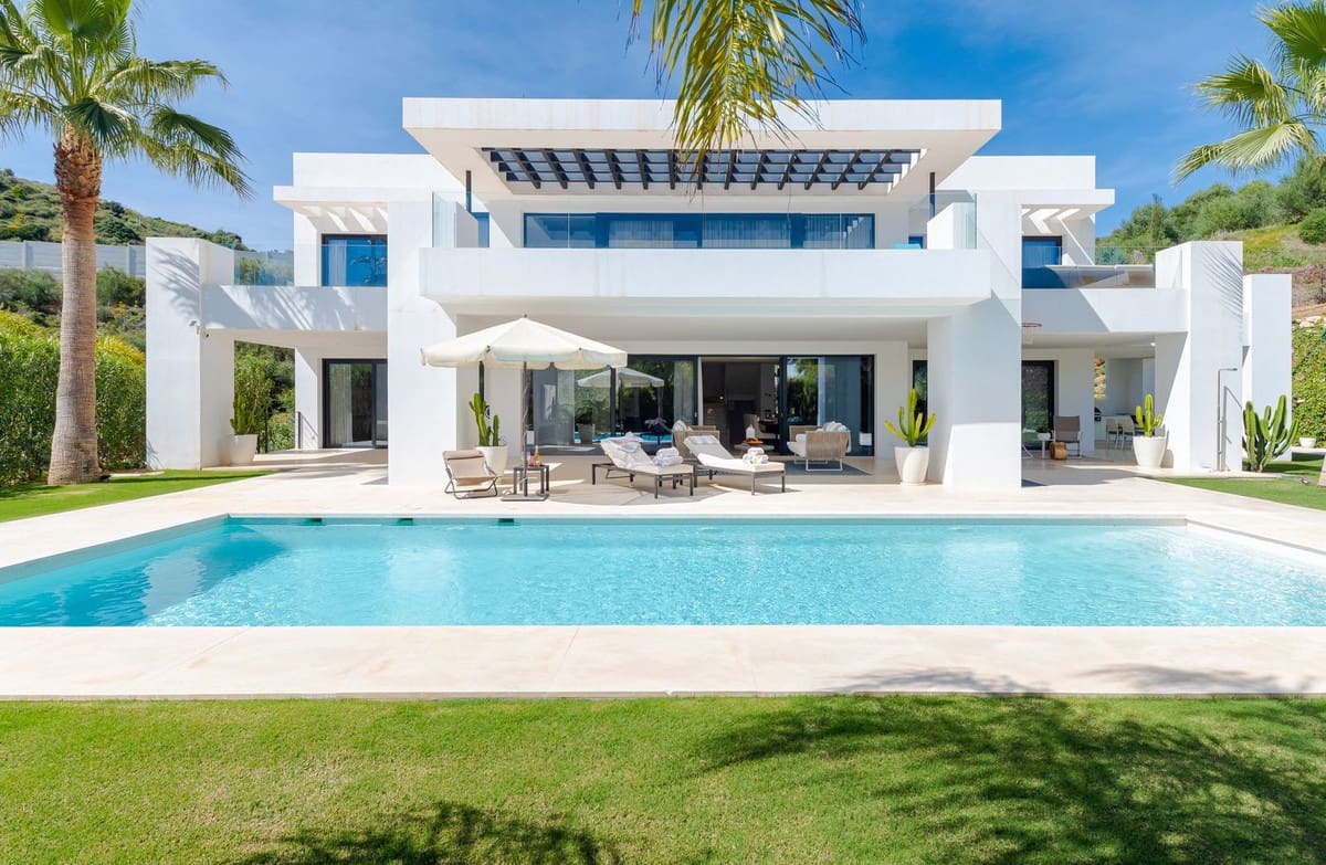 6 chambre Villa/Maison à vendre à Nueva Andalucia avec piscine garage - 4 500 000 € (Ref: 9726543)
