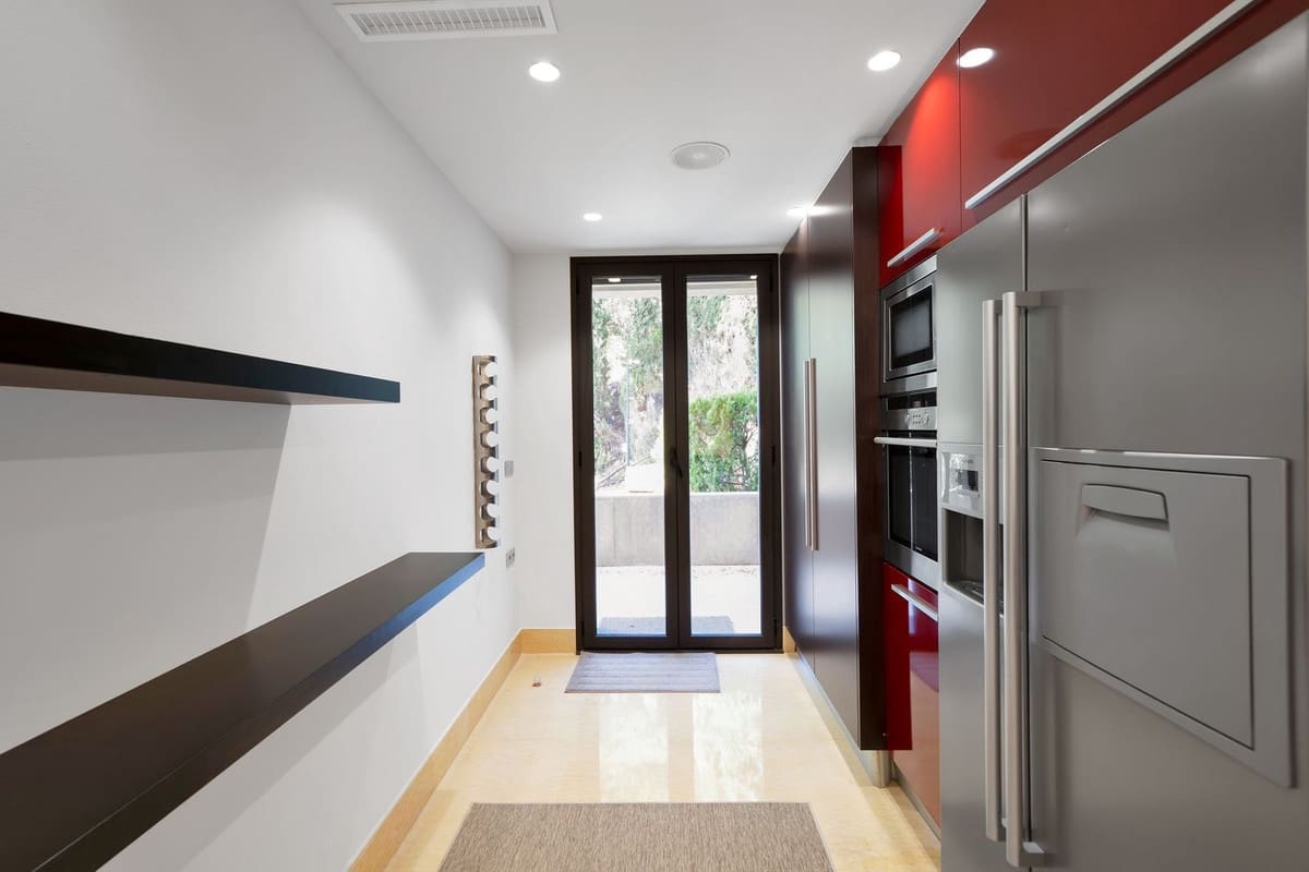 3 soverom Leilighet til salgs i Marbella med svømmebasseng garasje - € 1 750 000 (Ref: 9726544)