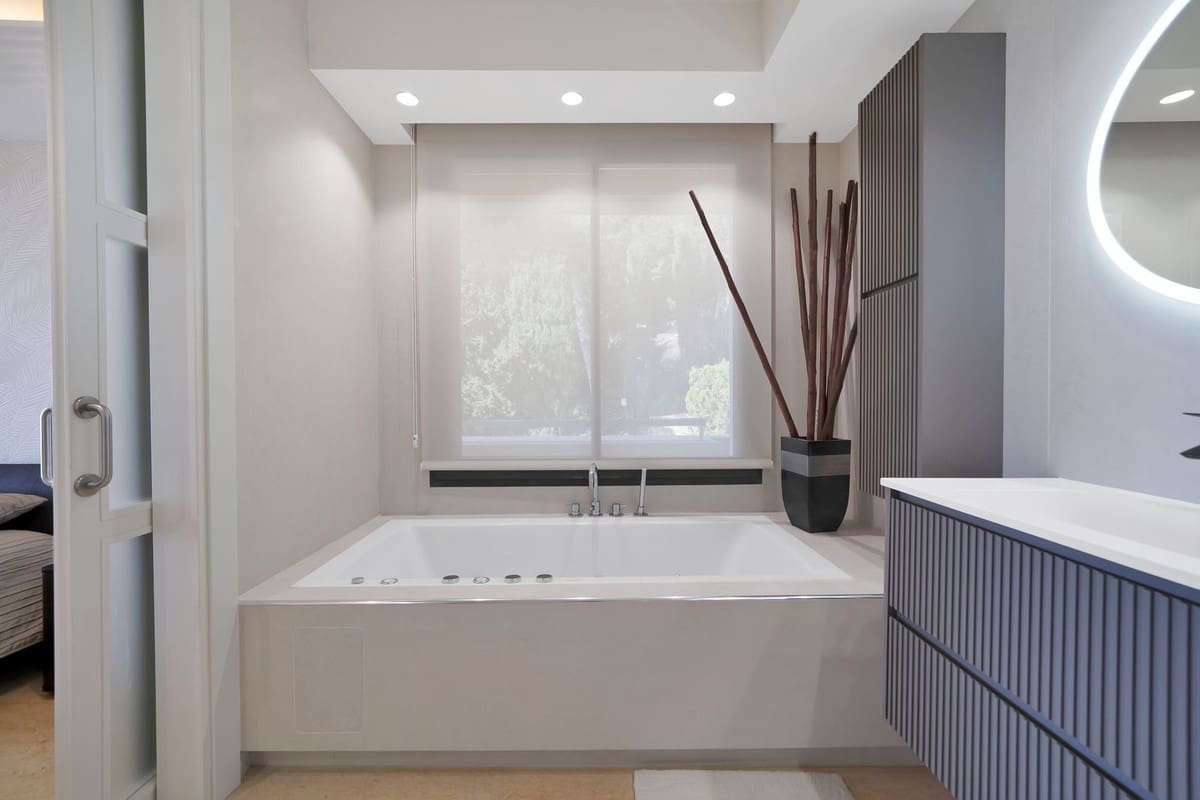 Apartamento de 3 habitaciones en Marbella en venta con piscina garaje - 1.550.000 € (Ref: 9726544)