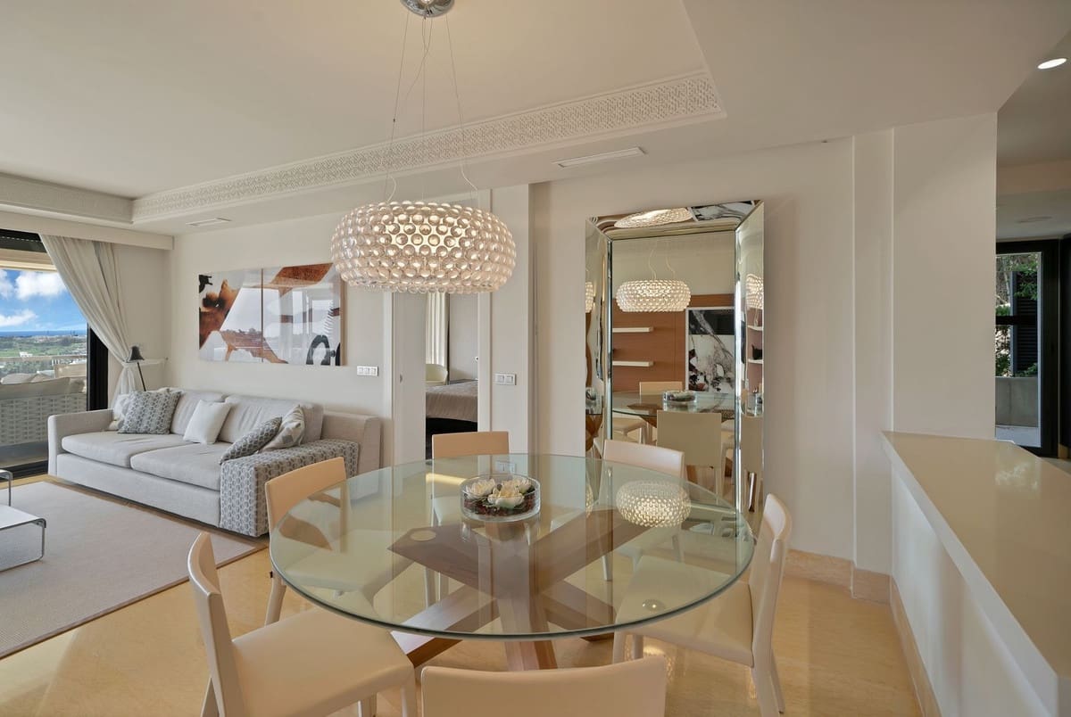 Apartamento de 3 habitaciones en Marbella en venta con piscina garaje - 1.550.000 € (Ref: 9726544)