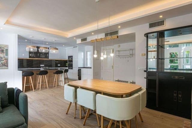3 makuuhuone Huoneisto myytävänä paikassa Marbella mukana uima-altaan - 599 000 € (Ref: 9726545)