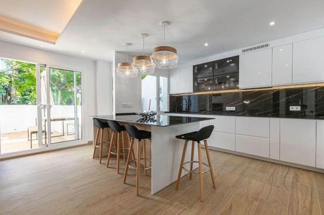 3 makuuhuone Huoneisto myytävänä paikassa Marbella mukana uima-altaan - 599 000 € (Ref: 9726545)