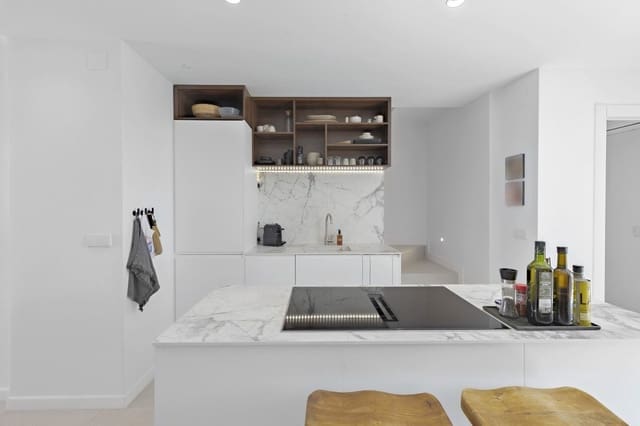 3 Zimmer Penthouse zu verkaufen in Nueva Andalucia, Marbella mit Pool Garage - 695.000 € (Ref: 9726546)