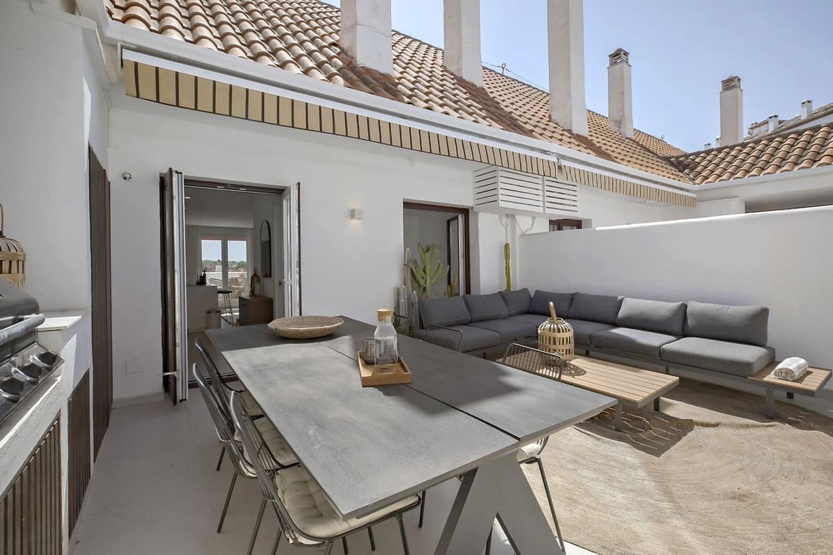 3 soverom Penthouse til salgs i Nueva Andalucia med svømmebasseng garasje - € 695 000 (Ref: 9726546)