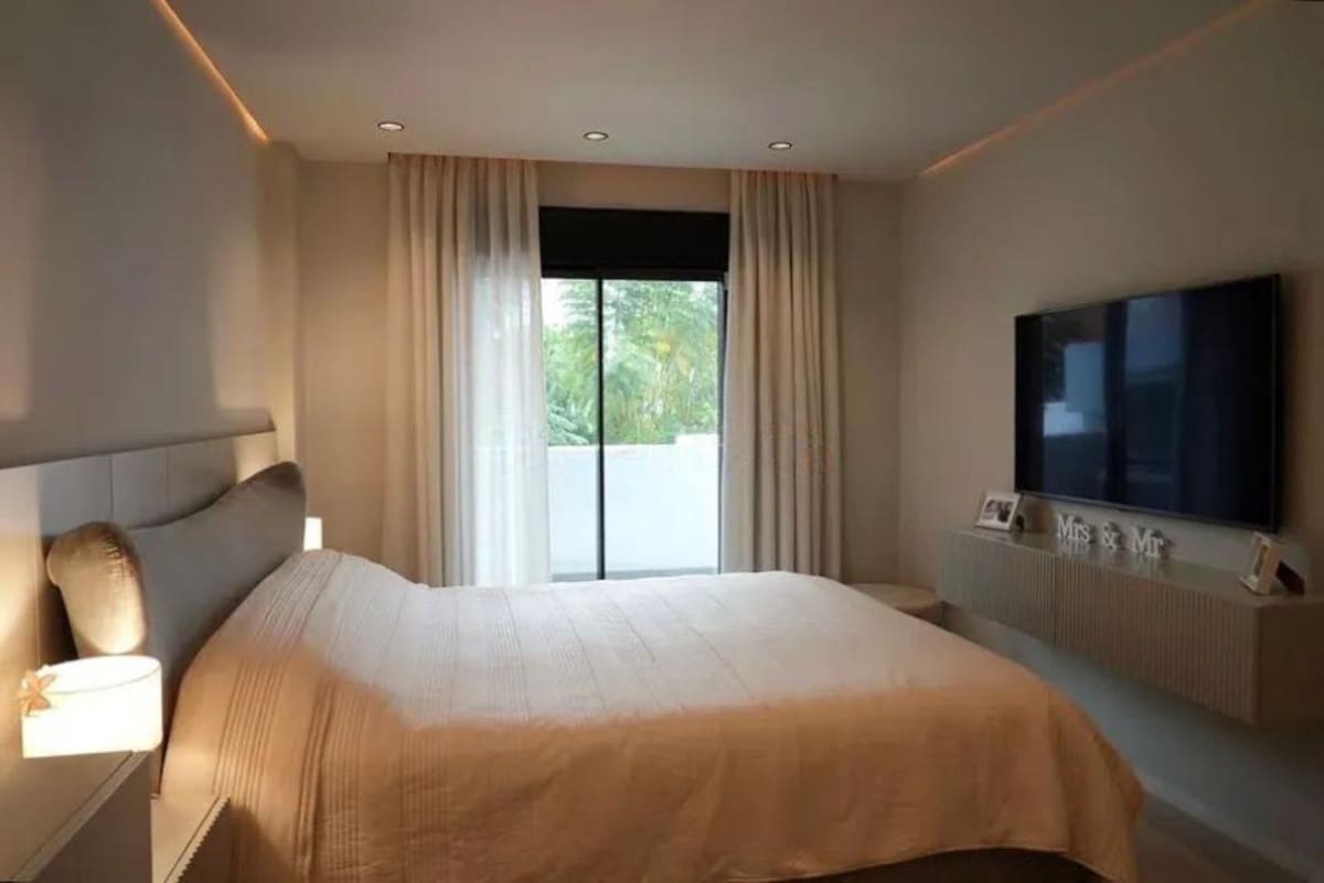 3 Zimmer Apartment zu verkaufen in Marbella mit Pool Garage - 830.000 € (Ref: 9726547)