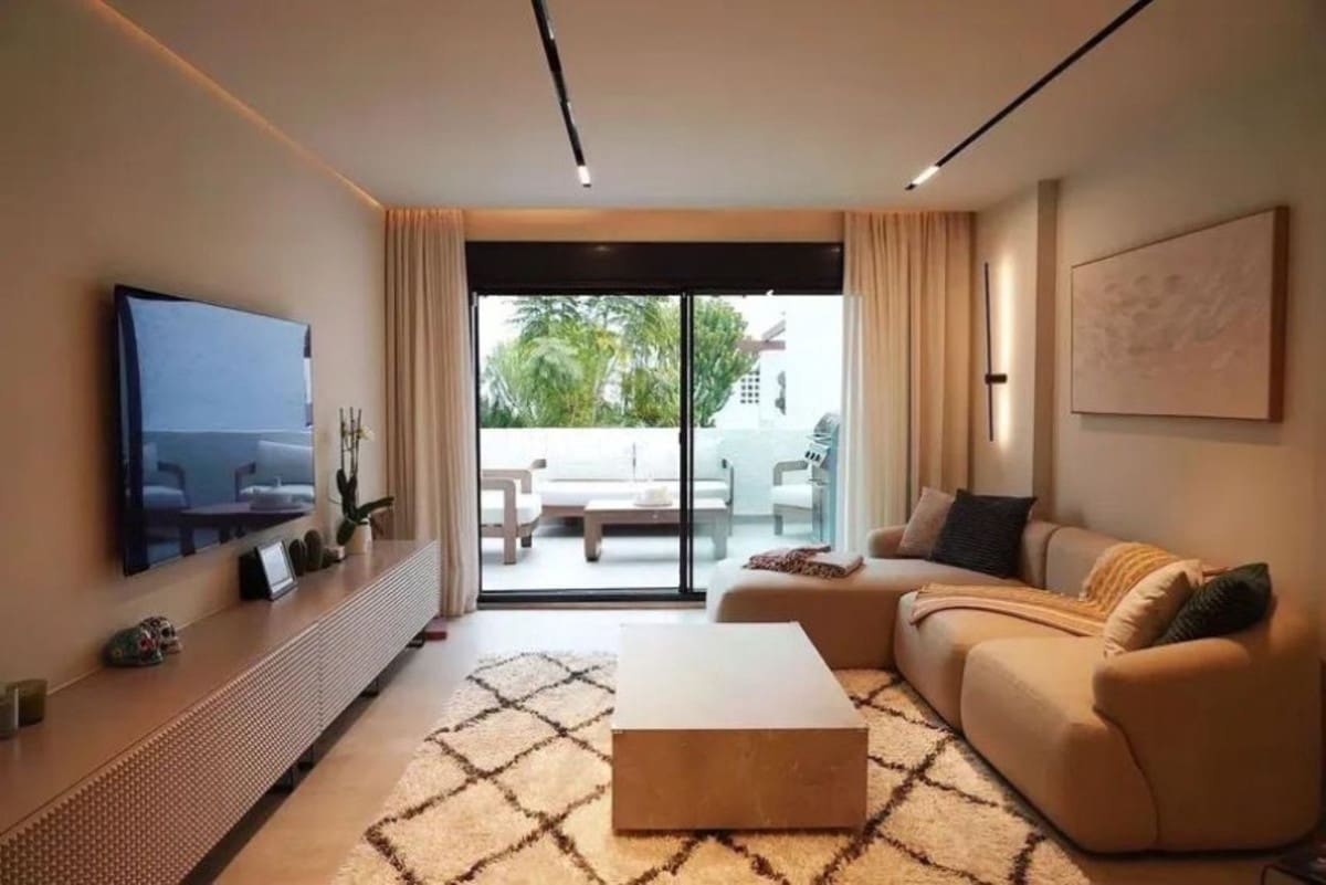 3 Zimmer Apartment zu verkaufen in Marbella mit Pool Garage - 830.000 € (Ref: 9726547)