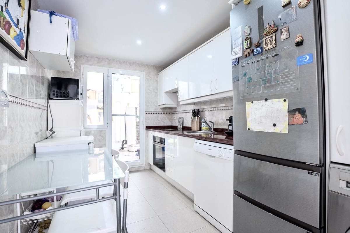 2 Zimmer Apartment zu verkaufen in Marbella mit Pool - 470.000 € (Ref: 9726548)