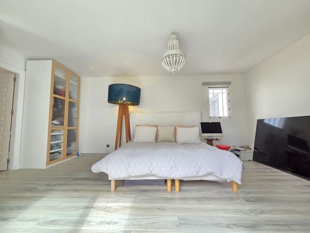 2 soveværelse Byhus til salg i Marbella med swimmingpool garage - € 400.000 (Ref: 9726549)