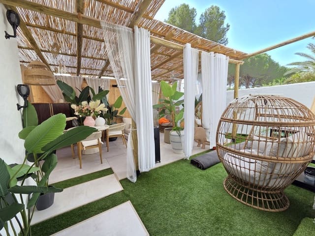 2 soveværelse Byhus til salg i Marbella med swimmingpool garage - € 400.000 (Ref: 9726549)