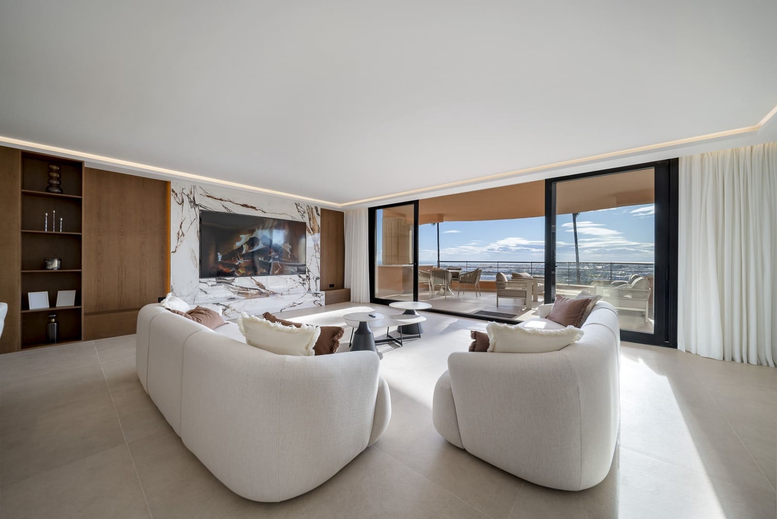 3 bedroom Apartment for sale in Nueva Andalucia with pool garage - € 1,650,000 (Ref: 9726550)