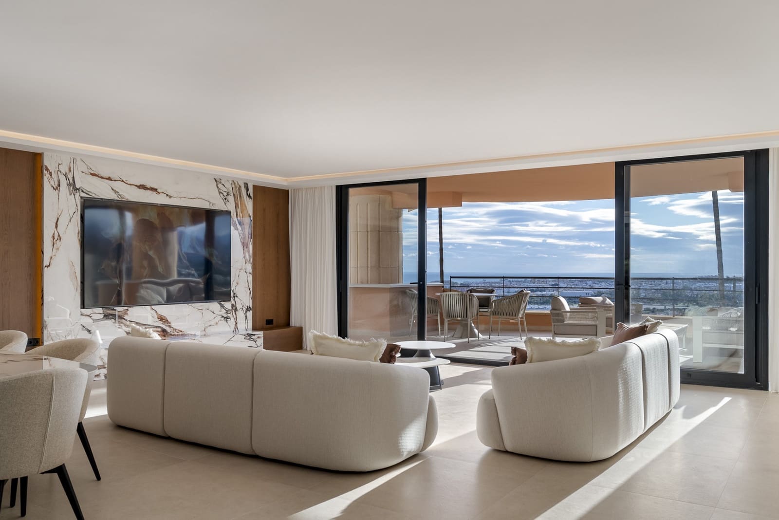 3 bedroom Apartment for sale in Nueva Andalucia with pool garage - € 1,650,000 (Ref: 9726550)