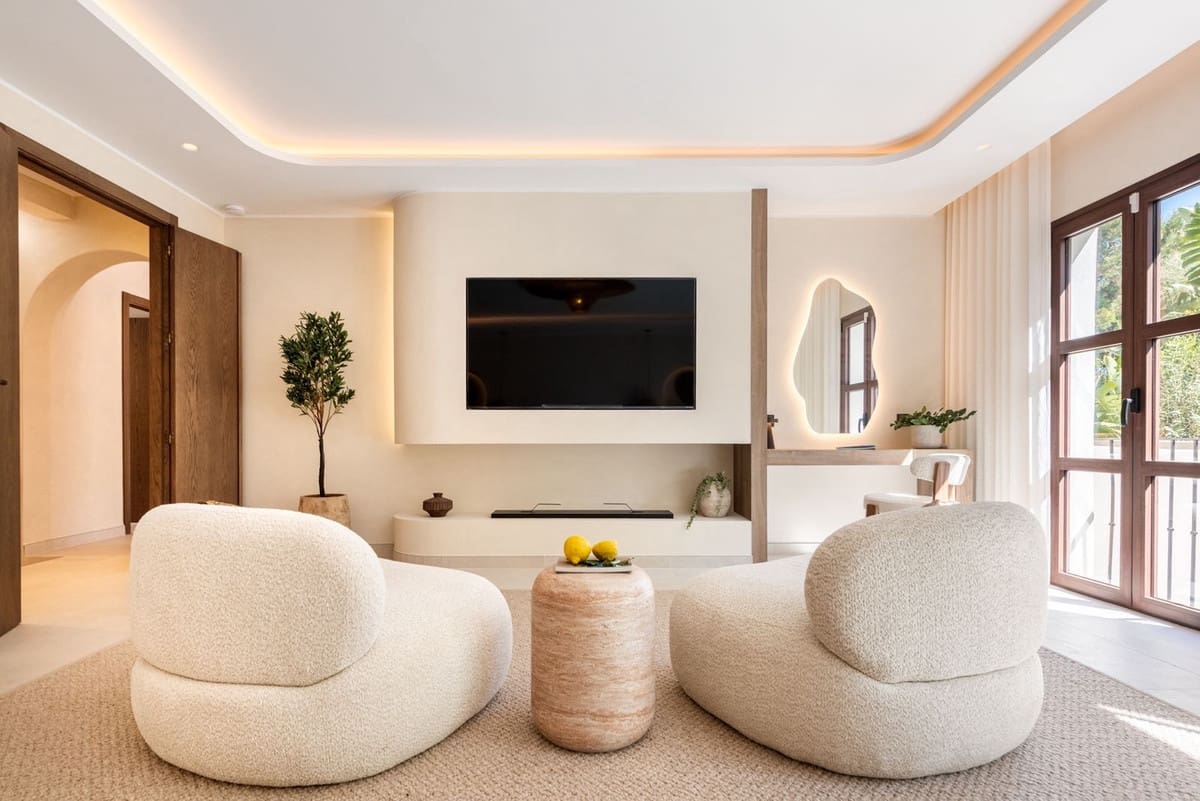 4 bedroom Townhouse for sale in Golden Mile with pool garage - € 2,495,000 (Ref: 9731911)