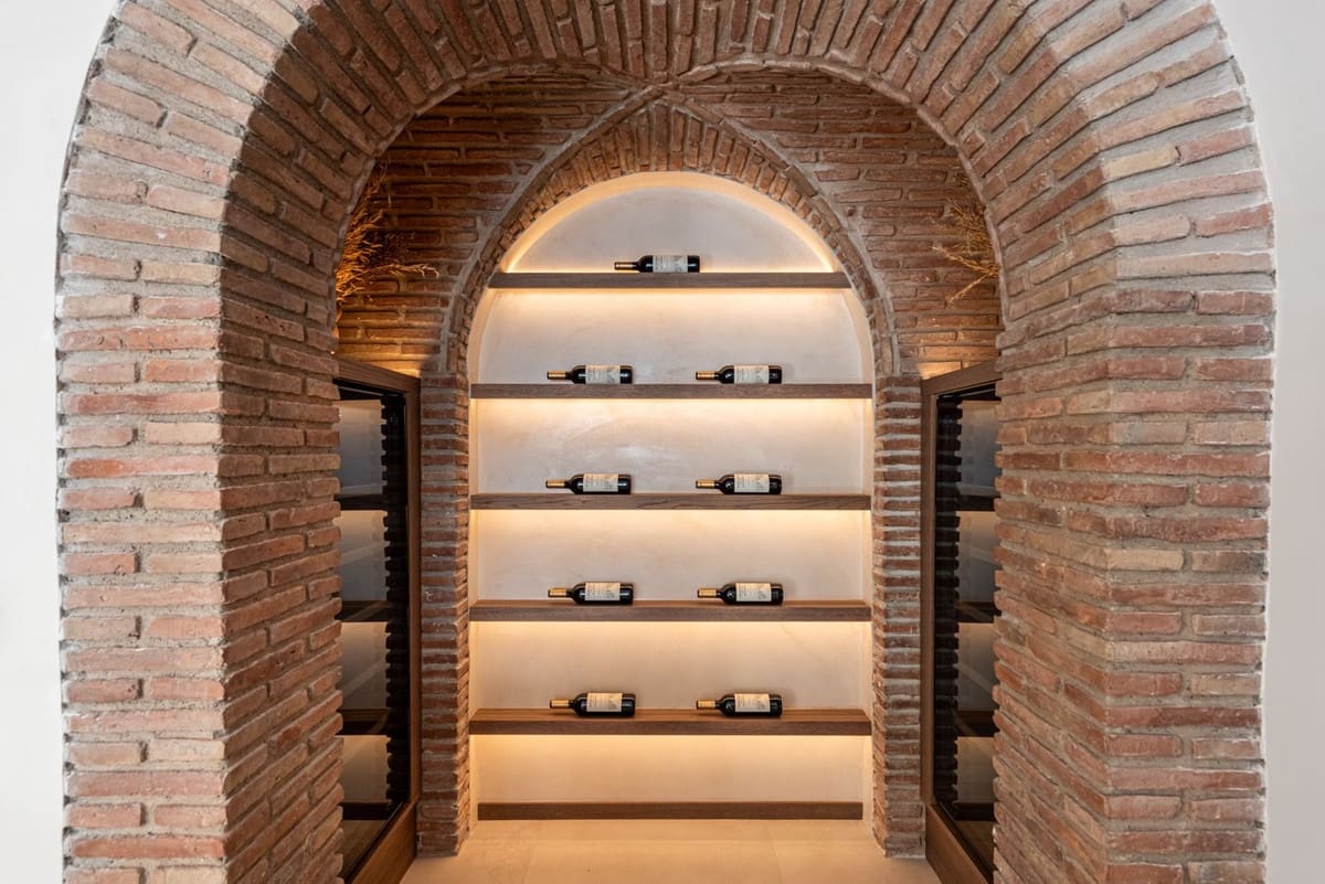 4 bedroom Townhouse for sale in Golden Mile with pool garage - € 2,495,000 (Ref: 9731911)