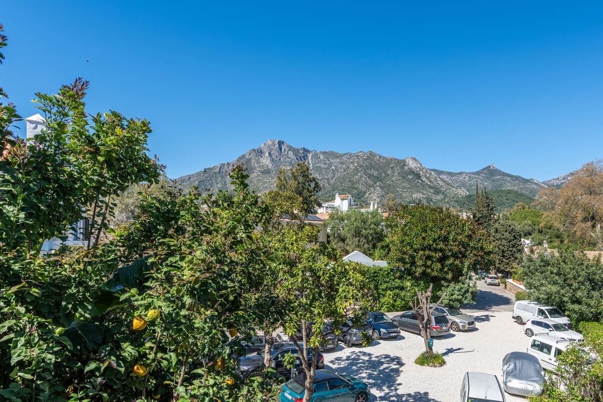 4 bedroom Townhouse for sale in Golden Mile with pool garage - € 2,495,000 (Ref: 9731911)