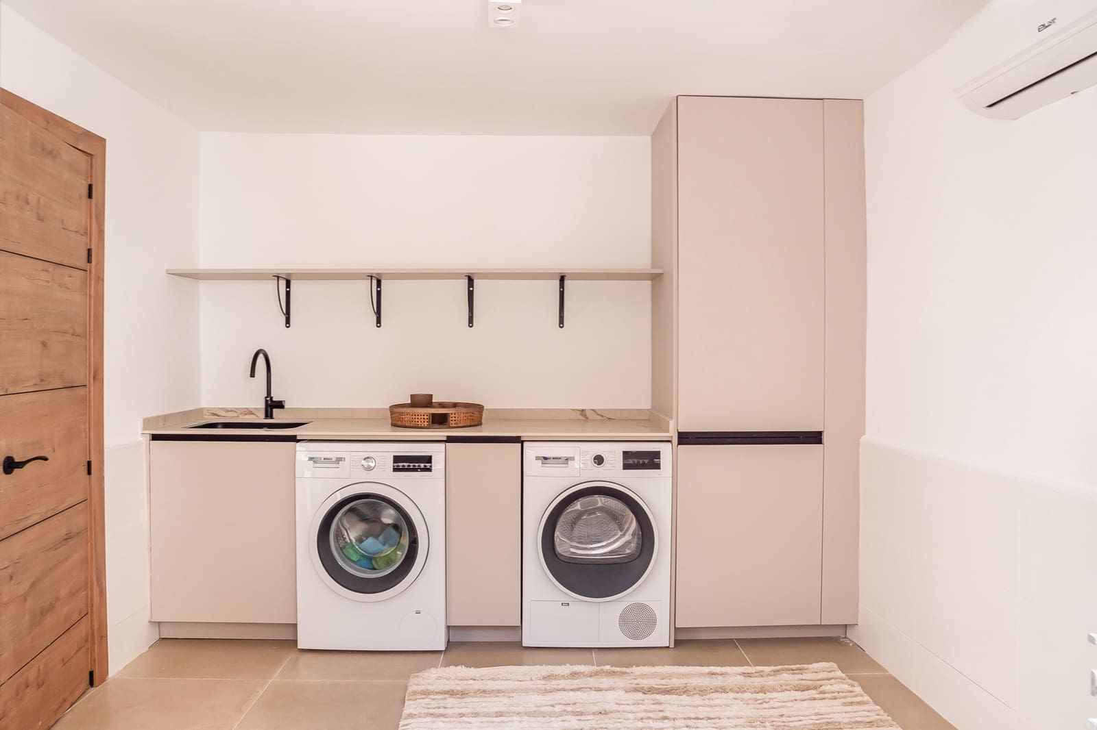 Chalet de 4 habitaciones en Nueva Andalucia en venta con piscina garaje - 1.795.000 € (Ref: 9735393)