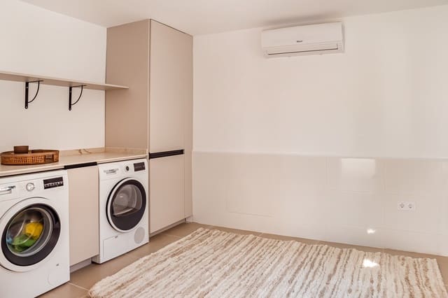 4 chambre Villa/Maison à vendre à Nueva Andalucia, Marbella avec piscine garage - 1 795 000 € (Ref: 9735393)