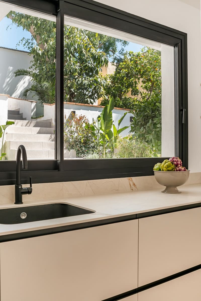 Chalet de 4 habitaciones en Nueva Andalucia en venta con piscina garaje - 1.795.000 € (Ref: 9735393)