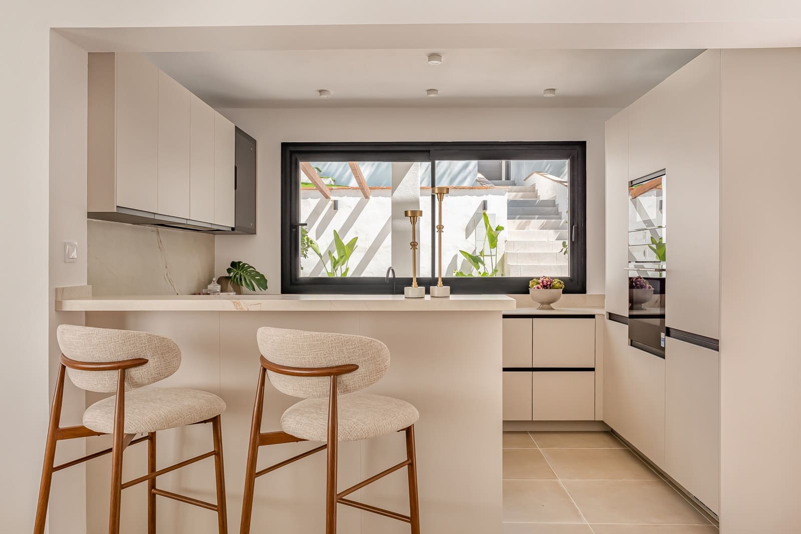 Chalet de 4 habitaciones en Nueva Andalucia en venta con piscina garaje - 1.795.000 € (Ref: 9735393)