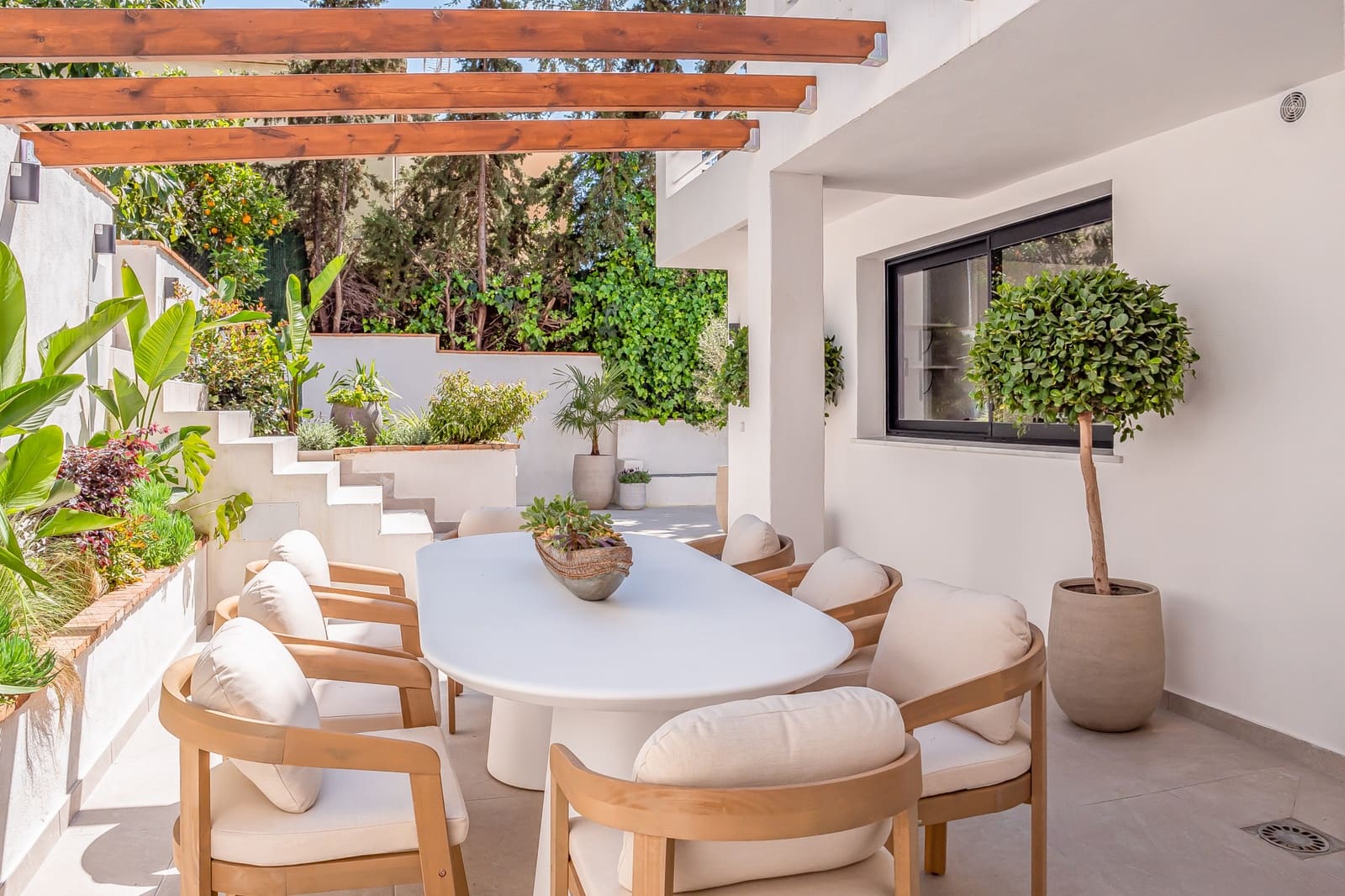 Chalet de 4 habitaciones en Nueva Andalucia en venta con piscina garaje - 1.795.000 € (Ref: 9735393)