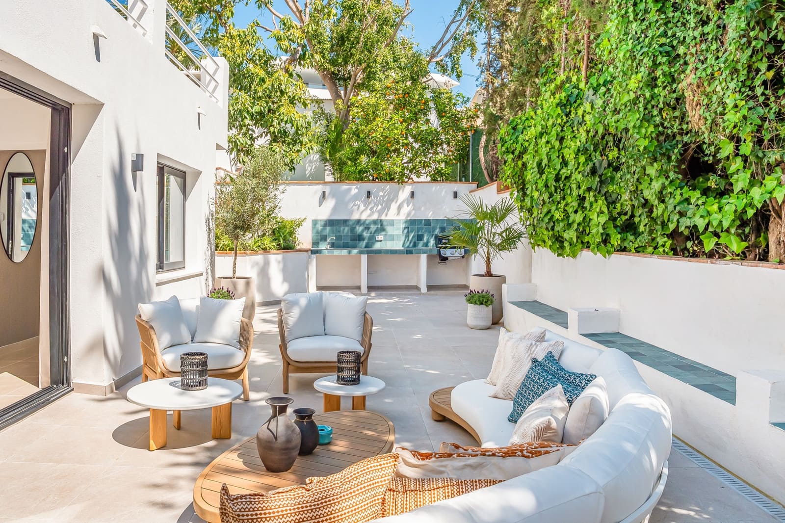 Chalet de 4 habitaciones en Nueva Andalucia en venta con piscina garaje - 1.795.000 € (Ref: 9735393)