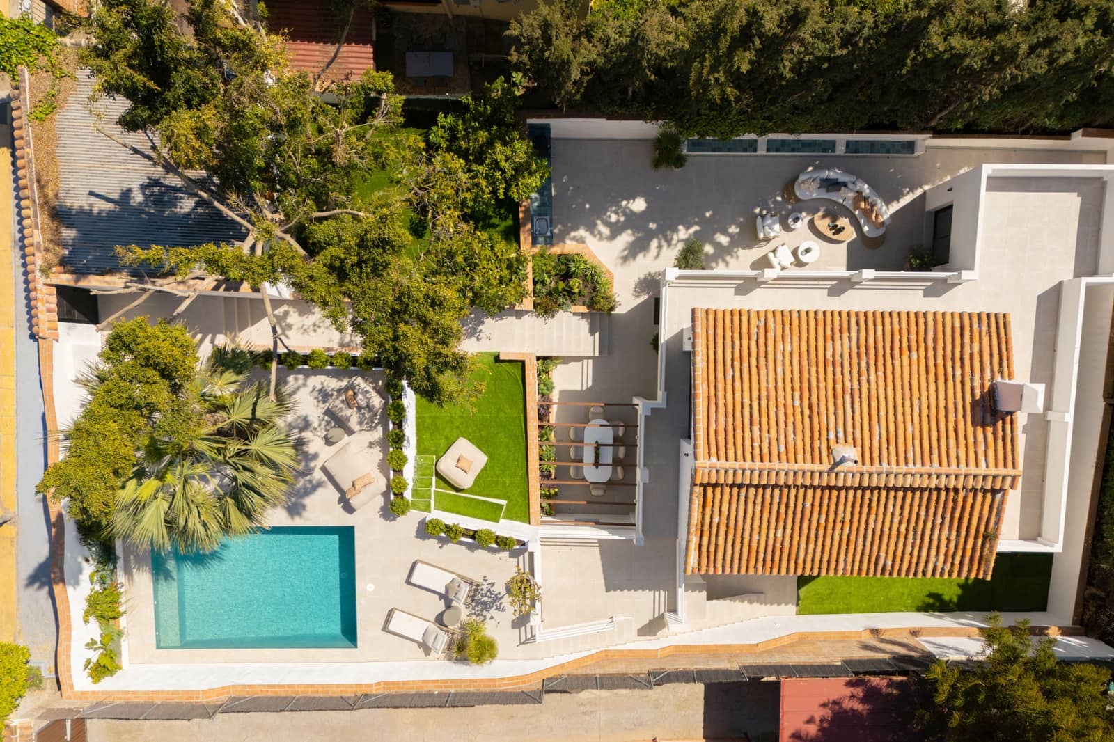 Chalet de 4 habitaciones en Nueva Andalucia en venta con piscina garaje - 1.795.000 € (Ref: 9735393)