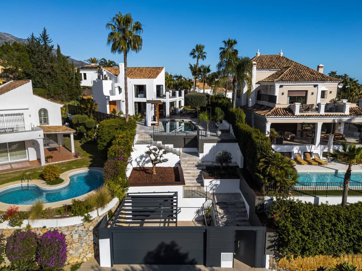 4 bedroom Villa for sale in Nueva Andalucia - € 4,250,000 (Ref: 9735394)