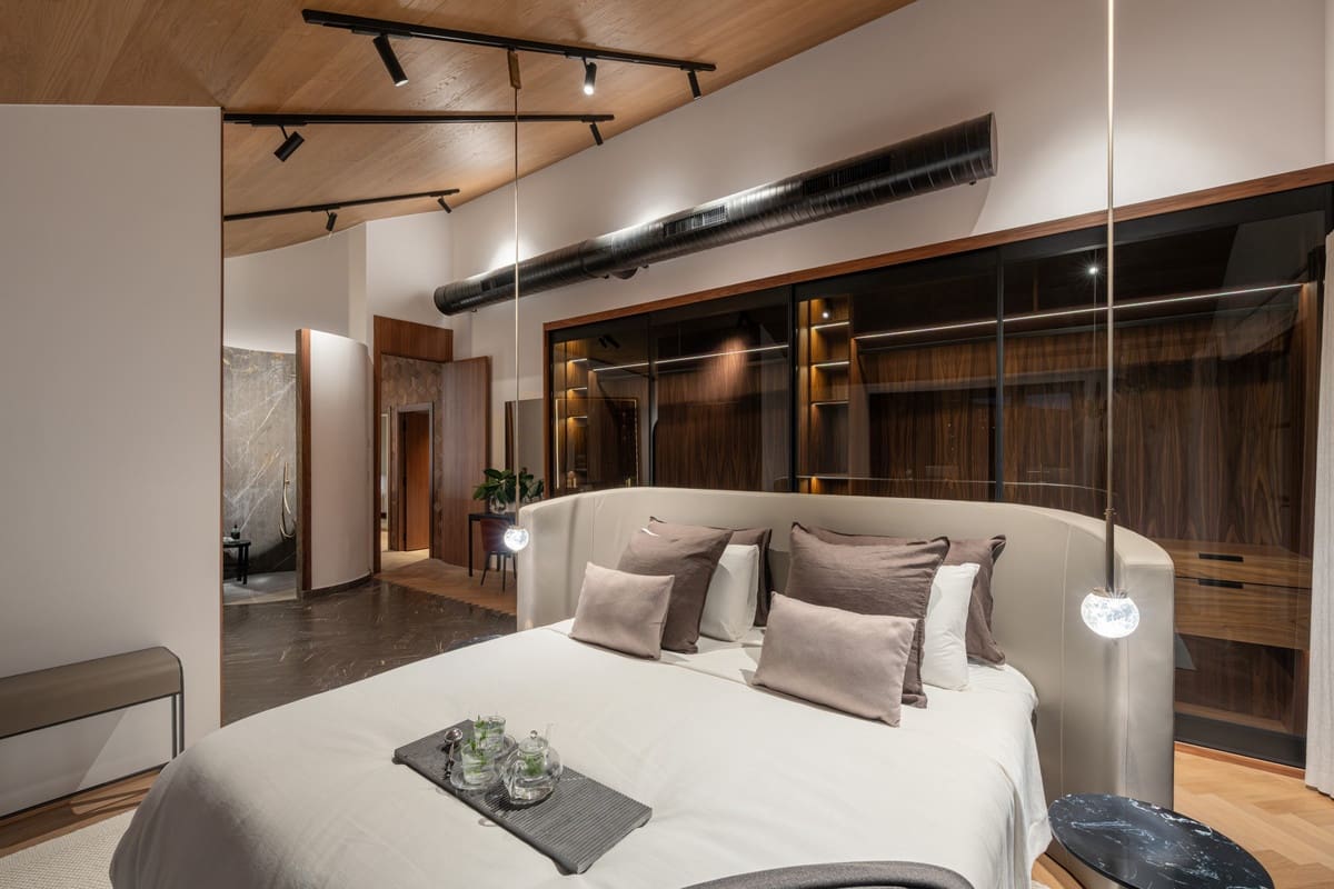 4 bedroom Villa for sale in Nueva Andalucia - € 4,250,000 (Ref: 9735394)