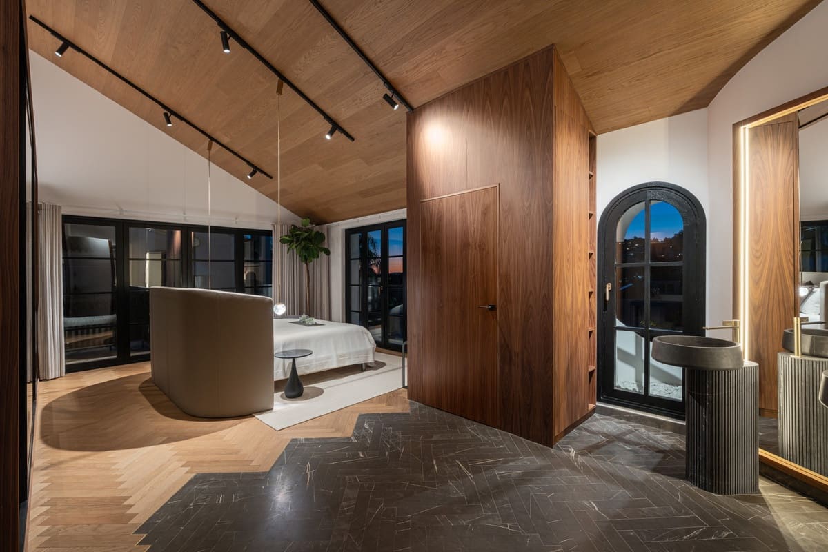 4 bedroom Villa for sale in Nueva Andalucia - € 4,250,000 (Ref: 9735394)