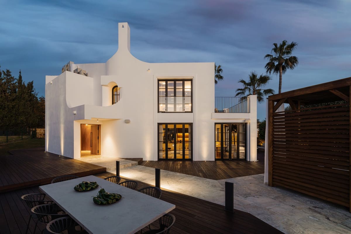 4 bedroom Villa for sale in Nueva Andalucia - € 4,250,000 (Ref: 9735394)