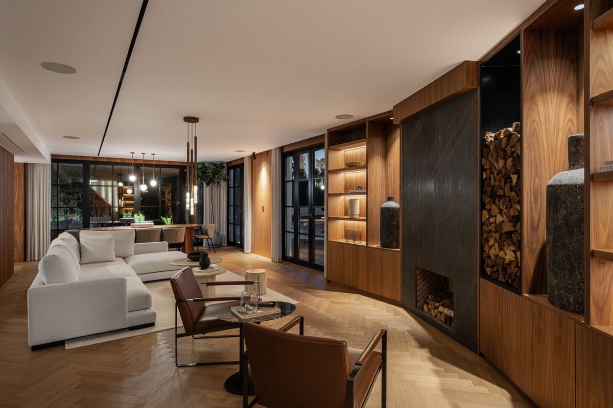 4 bedroom Villa for sale in Nueva Andalucia - € 4,250,000 (Ref: 9735394)