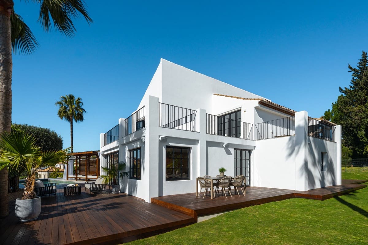 4 bedroom Villa for sale in Nueva Andalucia - € 4,250,000 (Ref: 9735394)