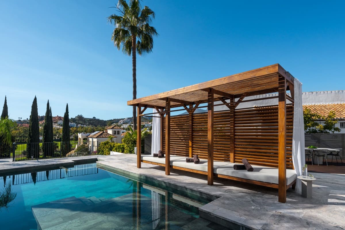 4 bedroom Villa for sale in Nueva Andalucia - € 4,250,000 (Ref: 9735394)